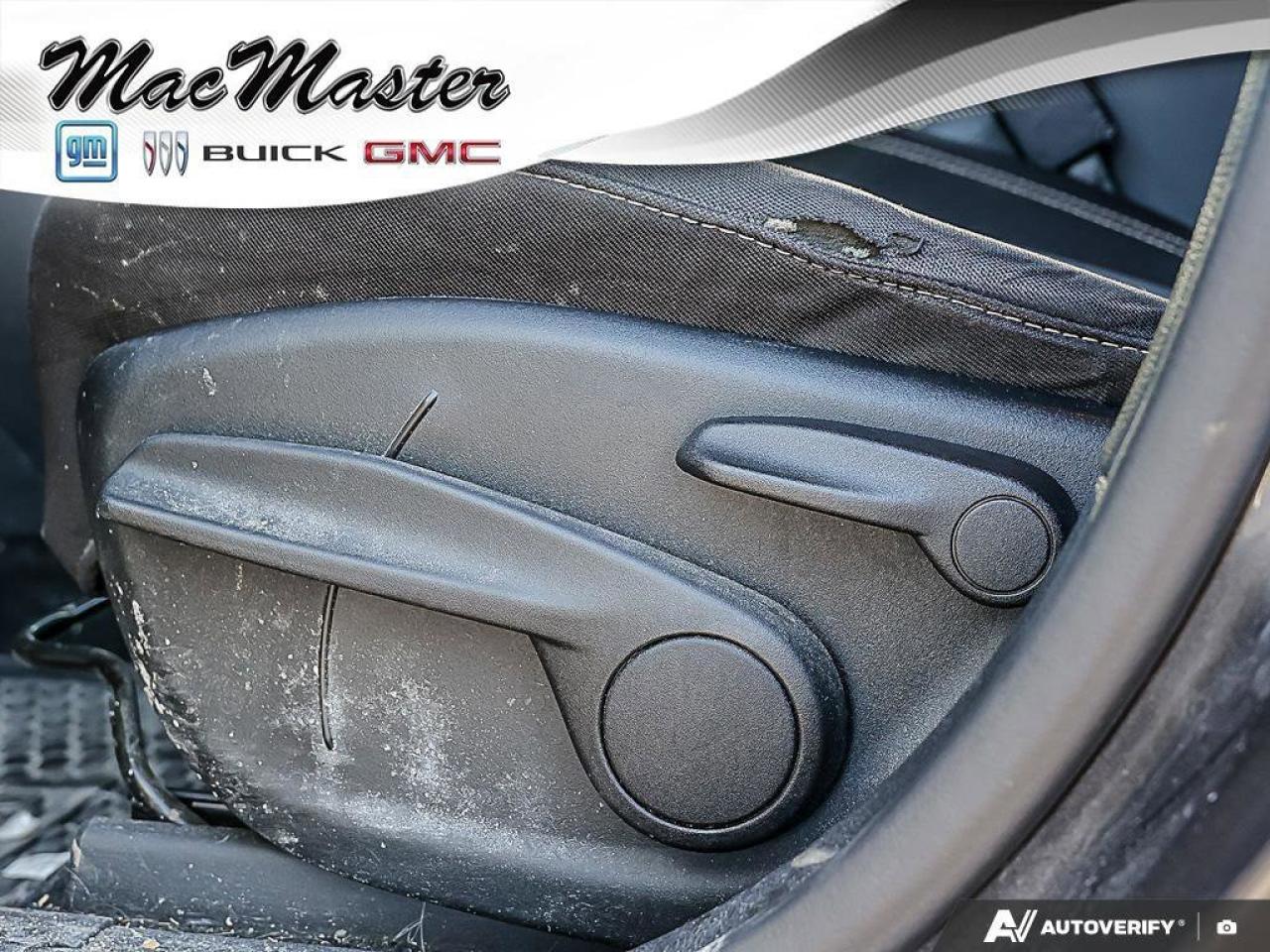 2015 Jeep Cherokee LatitudeNORTH, 4X4, V6, HEATED CLOTH, AS-TRADED! Photo