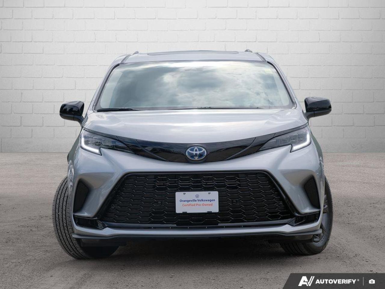 2025 Toyota Sienna XSE 7-PassengerONE-OWNER, ACCIDENT-FREE, HYBRID, A Photo