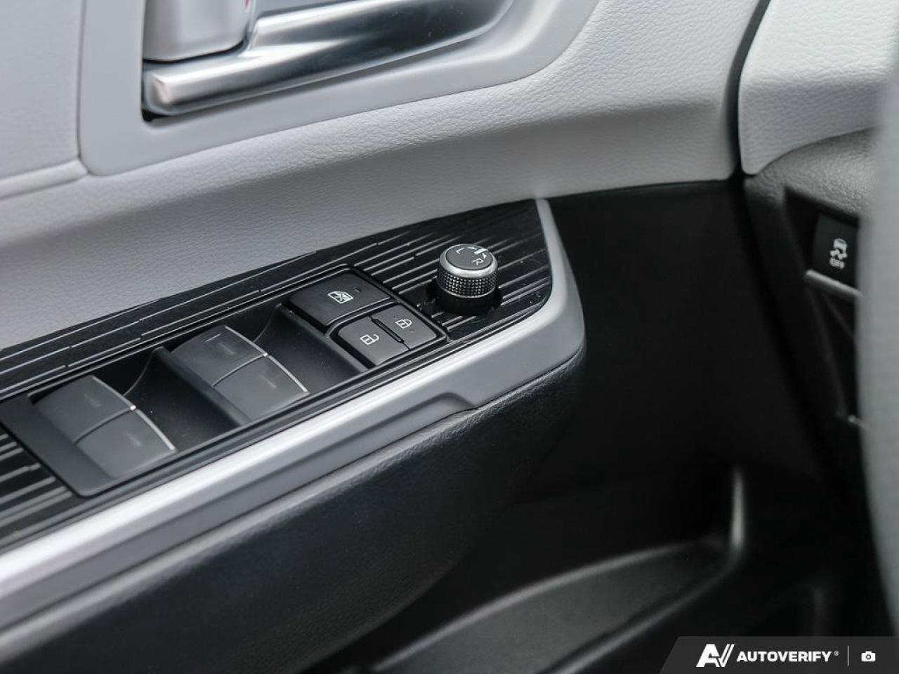 2025 Toyota Sienna XSE 7-PassengerONE-OWNER, ACCIDENT-FREE, HYBRID, A Photo