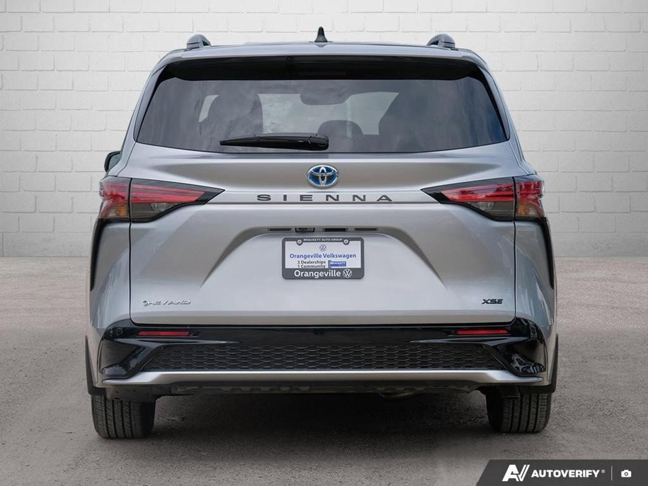 2025 Toyota Sienna Xse 7-Passenger AwdONE-OWNER, ACCIDENT-FREE, HYBRI Photo