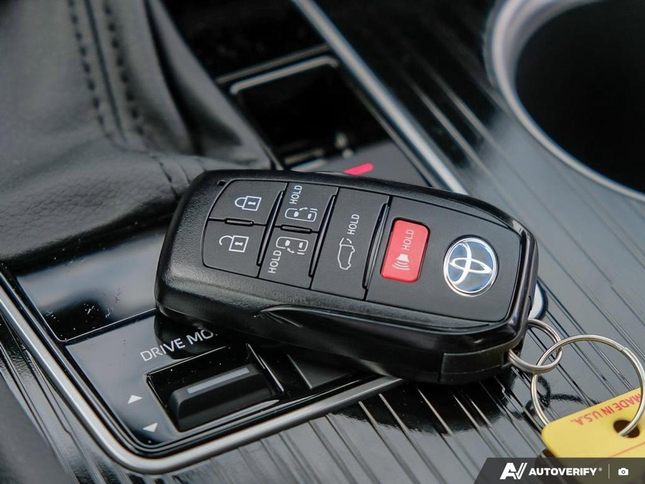 2025 Toyota Sienna Xse 7-Passenger AwdONE-OWNER, ACCIDENT-FREE, HYBRI Photo