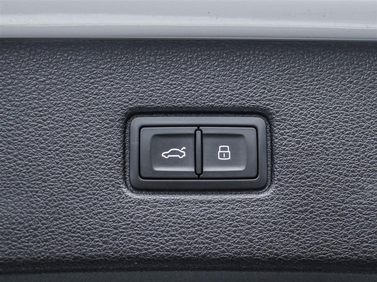 2023 Audi SQ7 4.0T quattro 8sp Tiptronic Photo