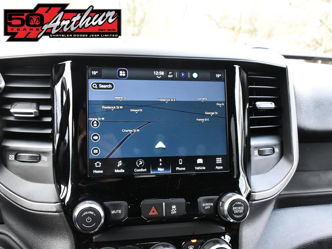 2024 RAM 2500 TRADESMAN CREW CAB 4X4 - 8FT BOX Photo