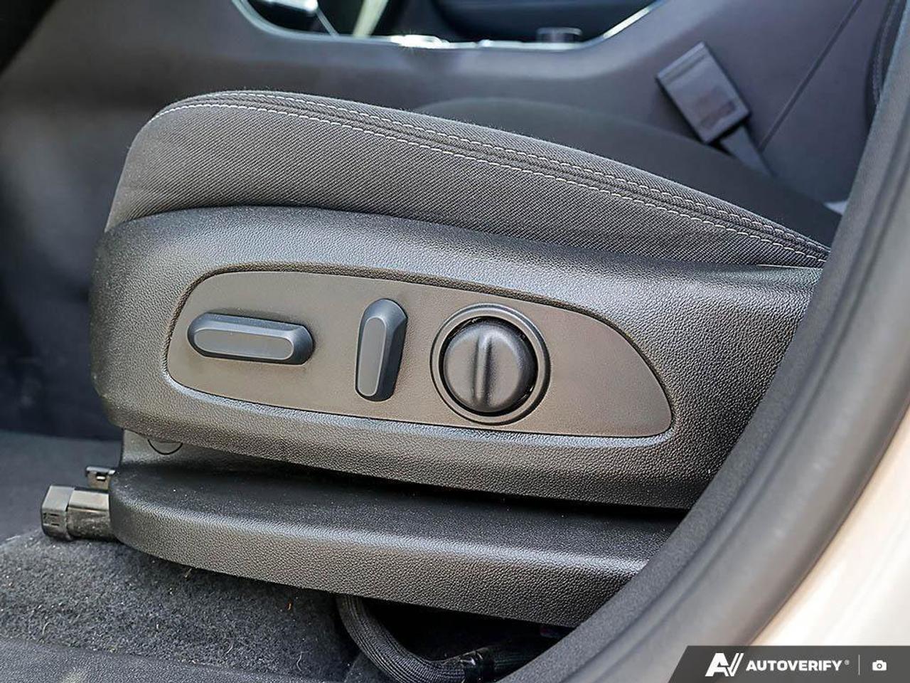 2023 GMC Terrain SLESLE ELEVATION, 1.5T, AWD, NAV, ROOF, HEATED CLO Photo