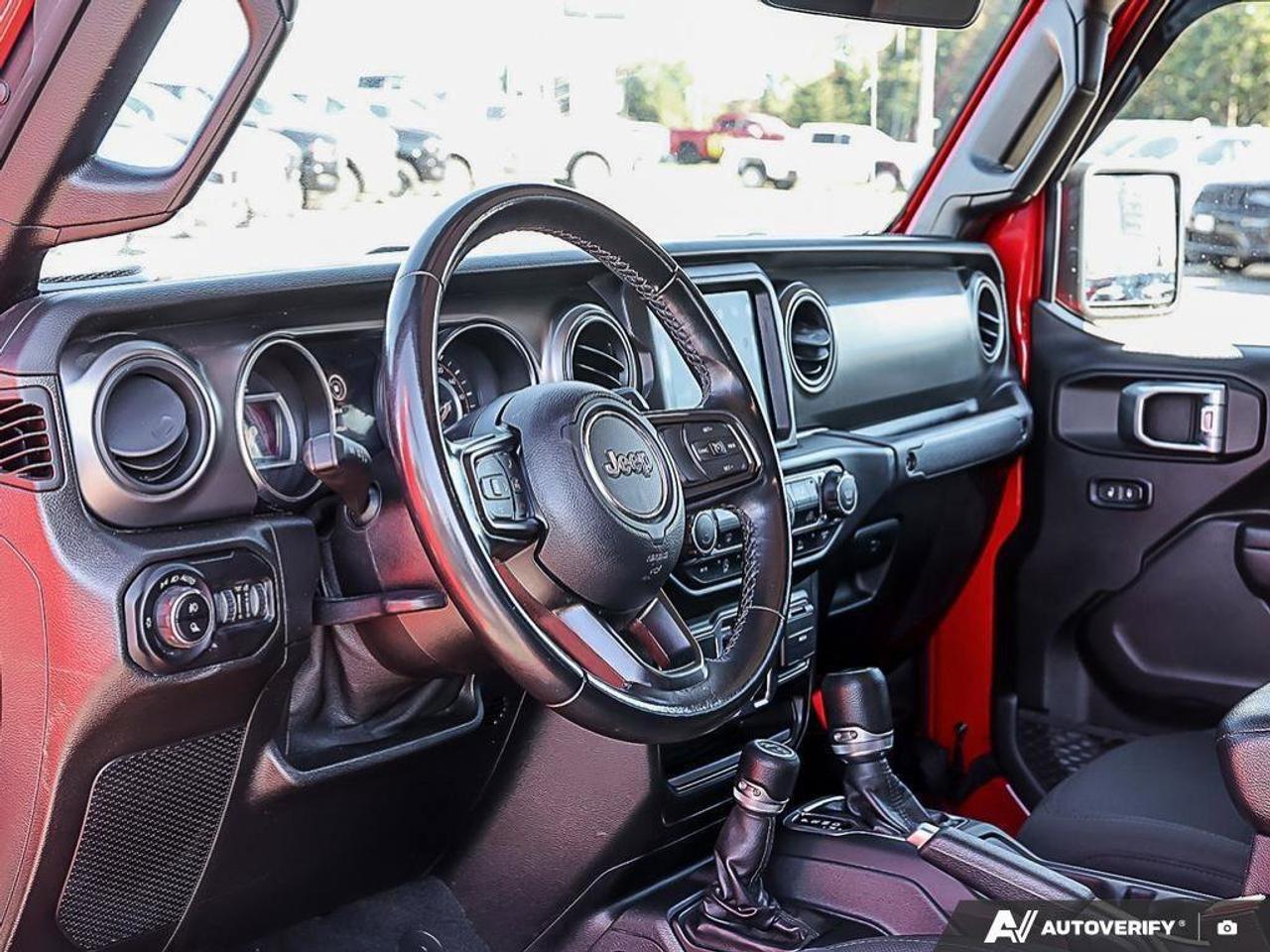 2022 Jeep Gladiator Sport SSPORT S, V6, 4X4, NAV, ALPINE, GOOD KMS! Photo