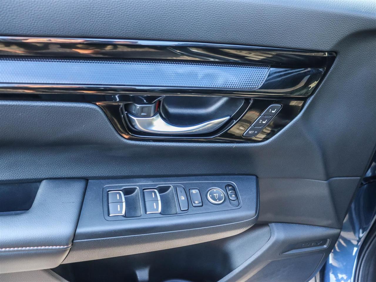 2024 Honda CR-V Touring AWD LEATHER NAVI SUNROOF Photo