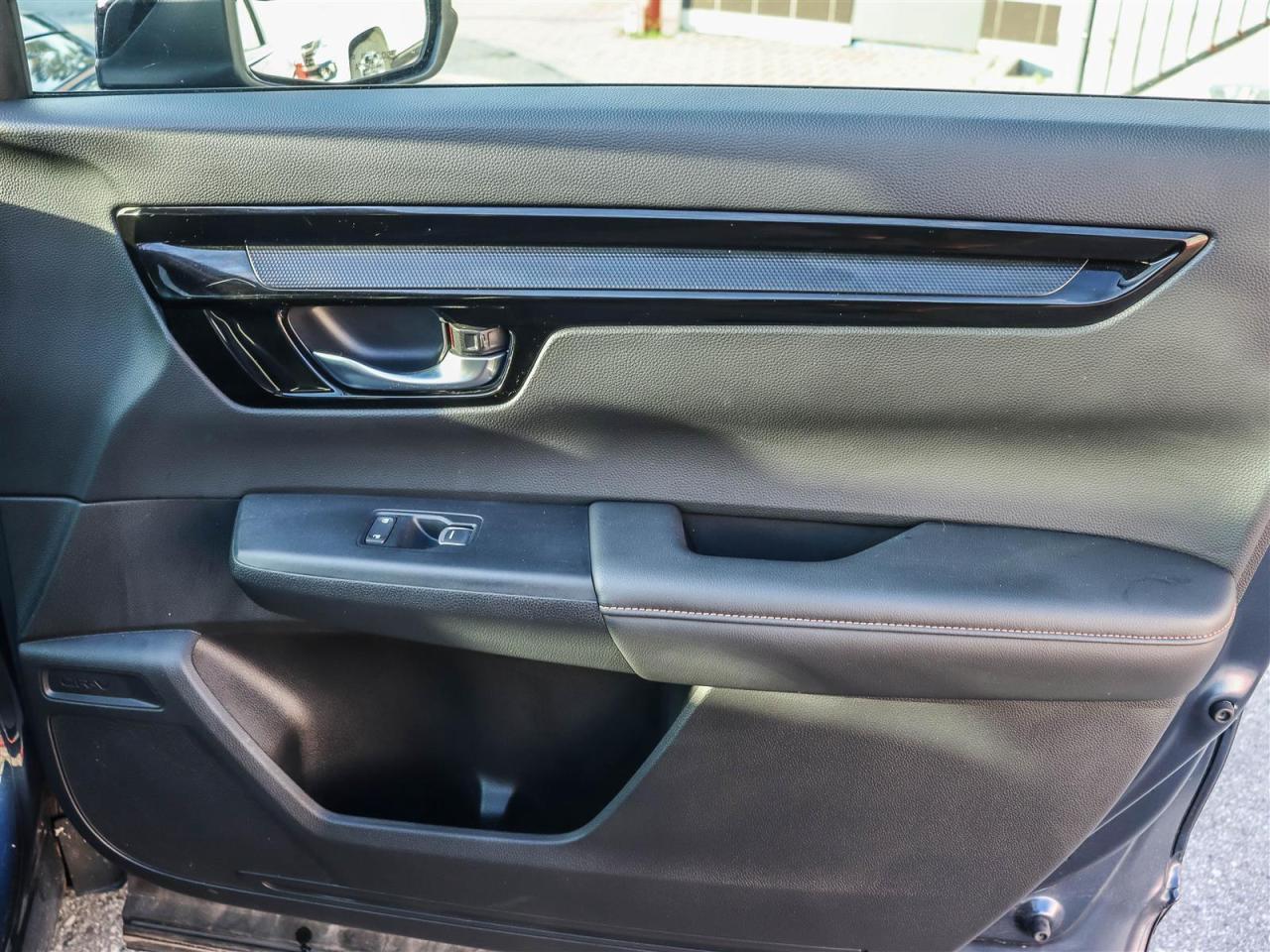 2024 Honda CR-V Touring AWD LEATHER NAVI SUNROOF Photo