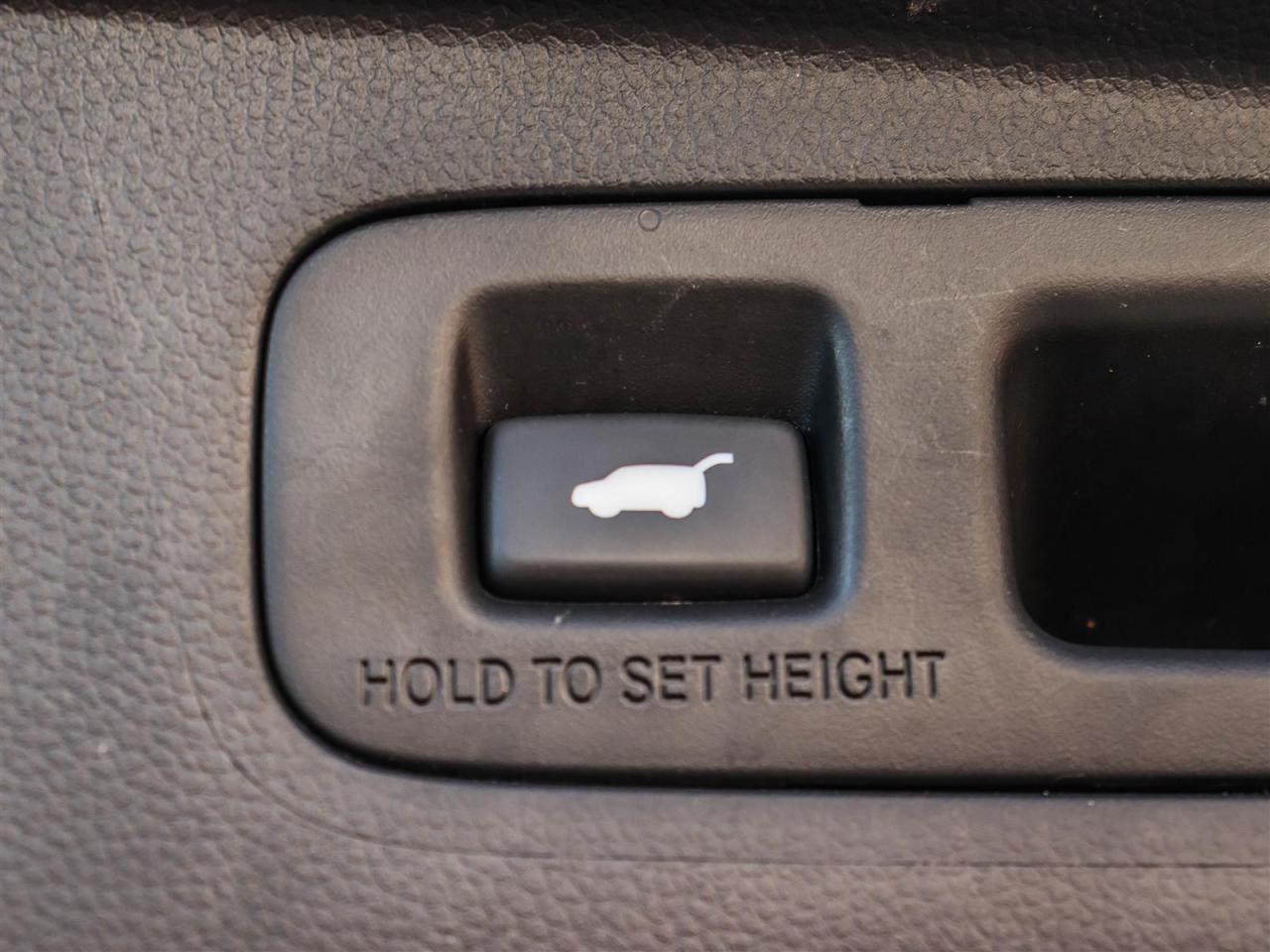 2024 Honda CR-V Touring AWD LEATHER NAVI SUNROOF Photo