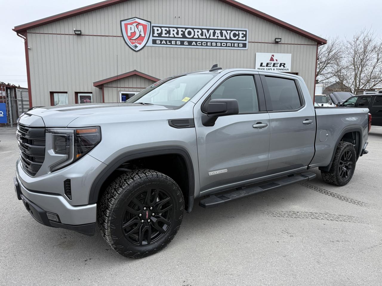 2023 GMC Sierra 1500 ELEVATION FULLY LOADED 4X4 Photo2