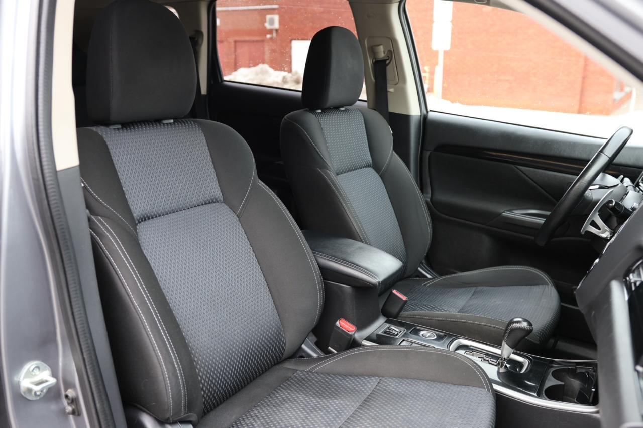 2019 Mitsubishi Outlander SE-AWD/7 PASS/KEYLESS ENTRY/PUSH START/B CAM/H SEA Photo