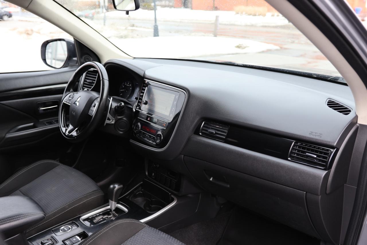 2019 Mitsubishi Outlander SE-AWD/7 PASS/KEYLESS ENTRY/PUSH START/B CAM/H SEA Photo