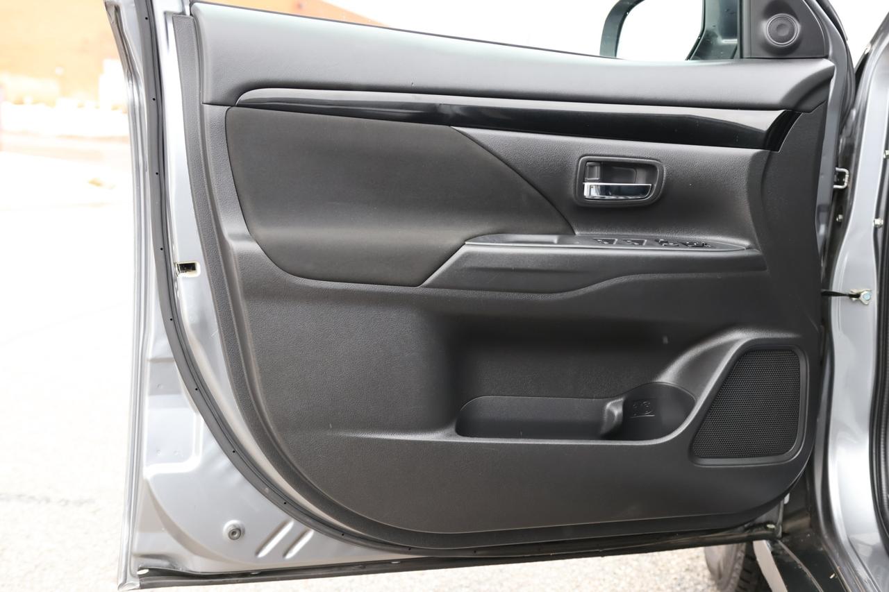 2019 Mitsubishi Outlander SE-AWD/7 PASS/KEYLESS ENTRY/PUSH START/B CAM/H SEA Photo