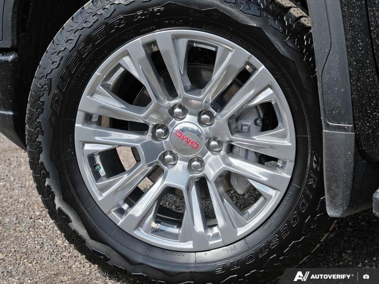 2024 GMC Sierra 1500 DenaliDENALI, CREW, 4X4, 5.3L, NAV, ROOF, 1-OWNER! Photo