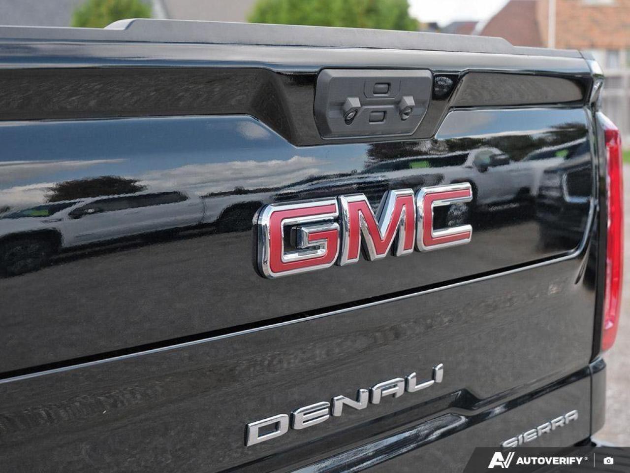 2024 GMC Sierra 1500 DenaliDENALI, CREW, 4X4, 5.3L, NAV, ROOF, 1-OWNER! Photo