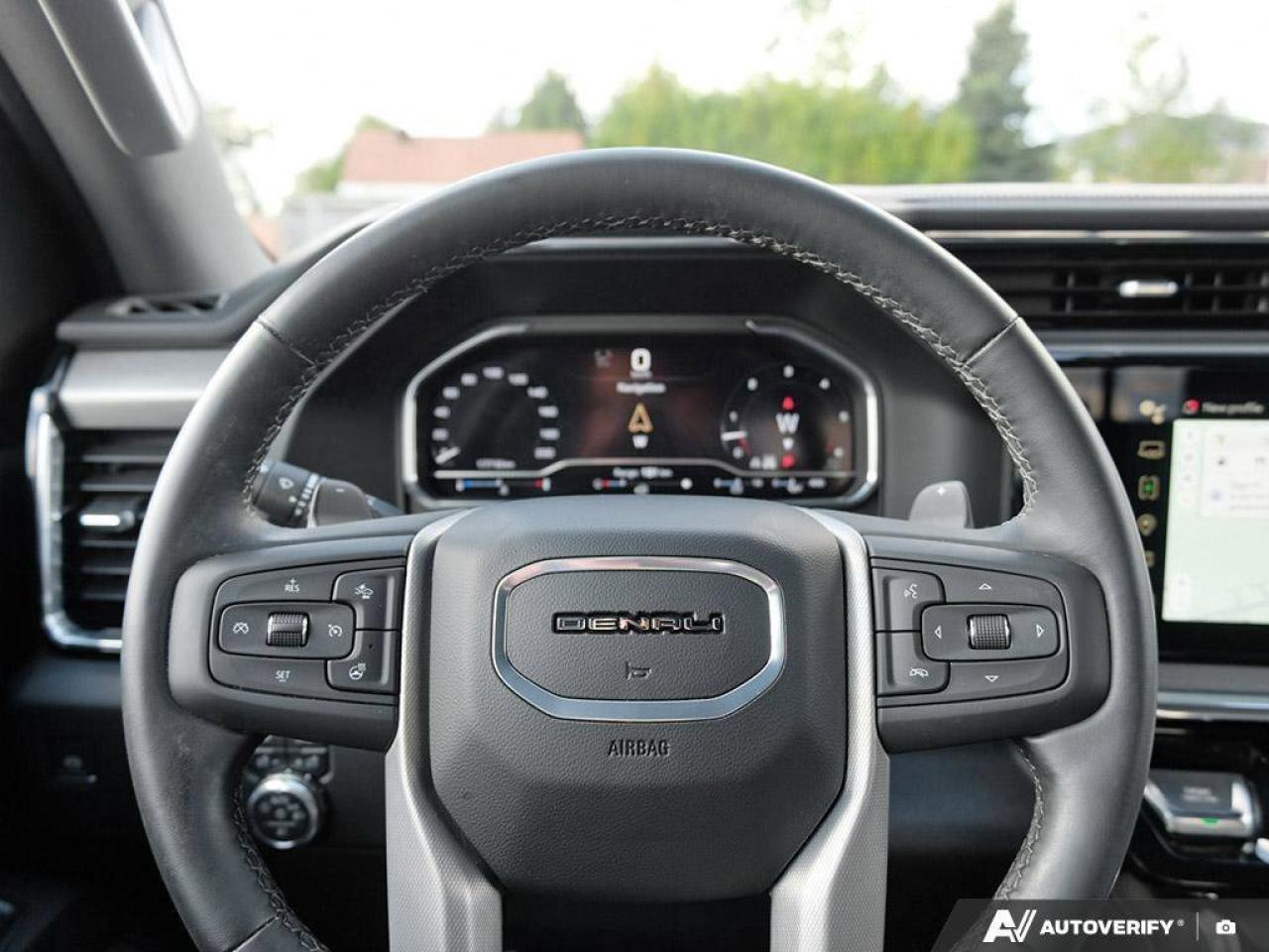 2024 GMC Sierra 1500 DenaliDENALI, CREW, 4X4, 5.3L, NAV, ROOF, 1-OWNER! Photo