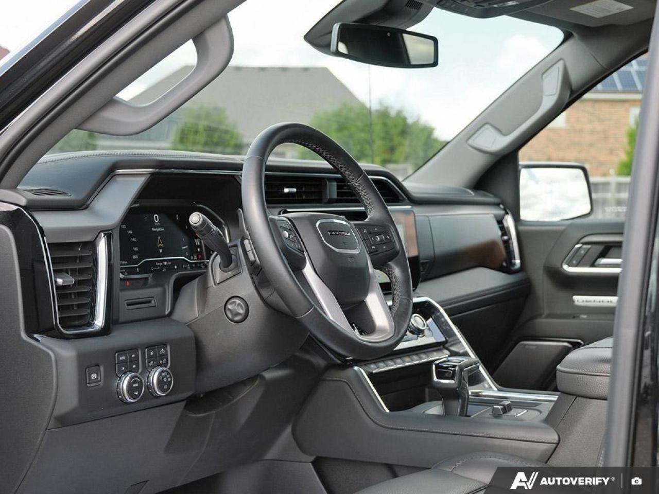 2024 GMC Sierra 1500 DenaliDENALI, CREW, 4X4, 5.3L, NAV, ROOF, 1-OWNER! Photo