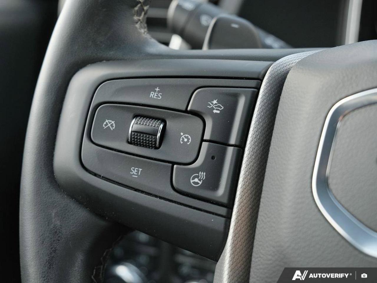 2024 GMC Sierra 1500 DenaliDENALI, CREW, 4X4, 5.3L, NAV, ROOF, 1-OWNER! Photo