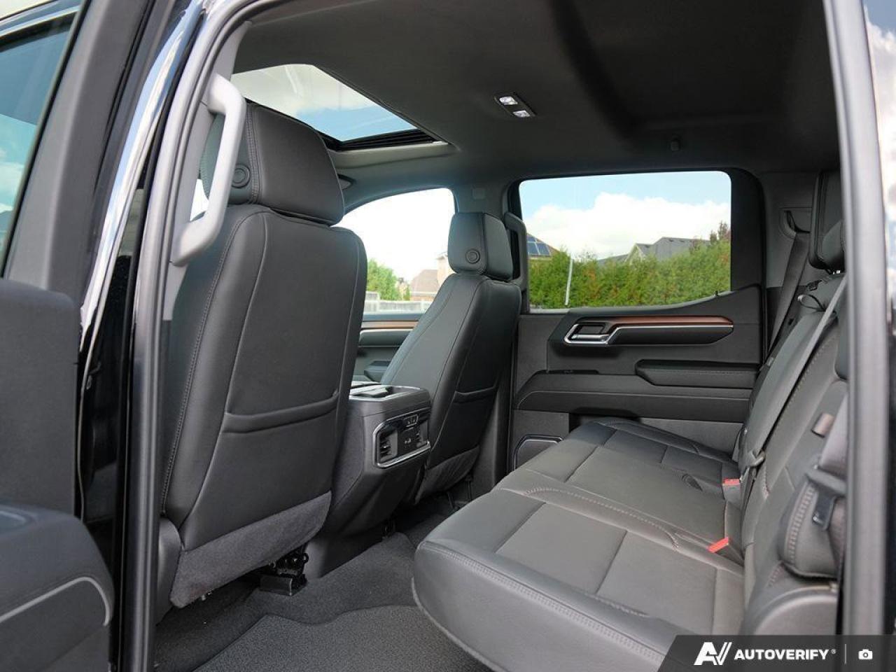 2024 GMC Sierra 1500 DenaliDENALI, CREW, 4X4, 5.3L, NAV, ROOF, 1-OWNER! Photo