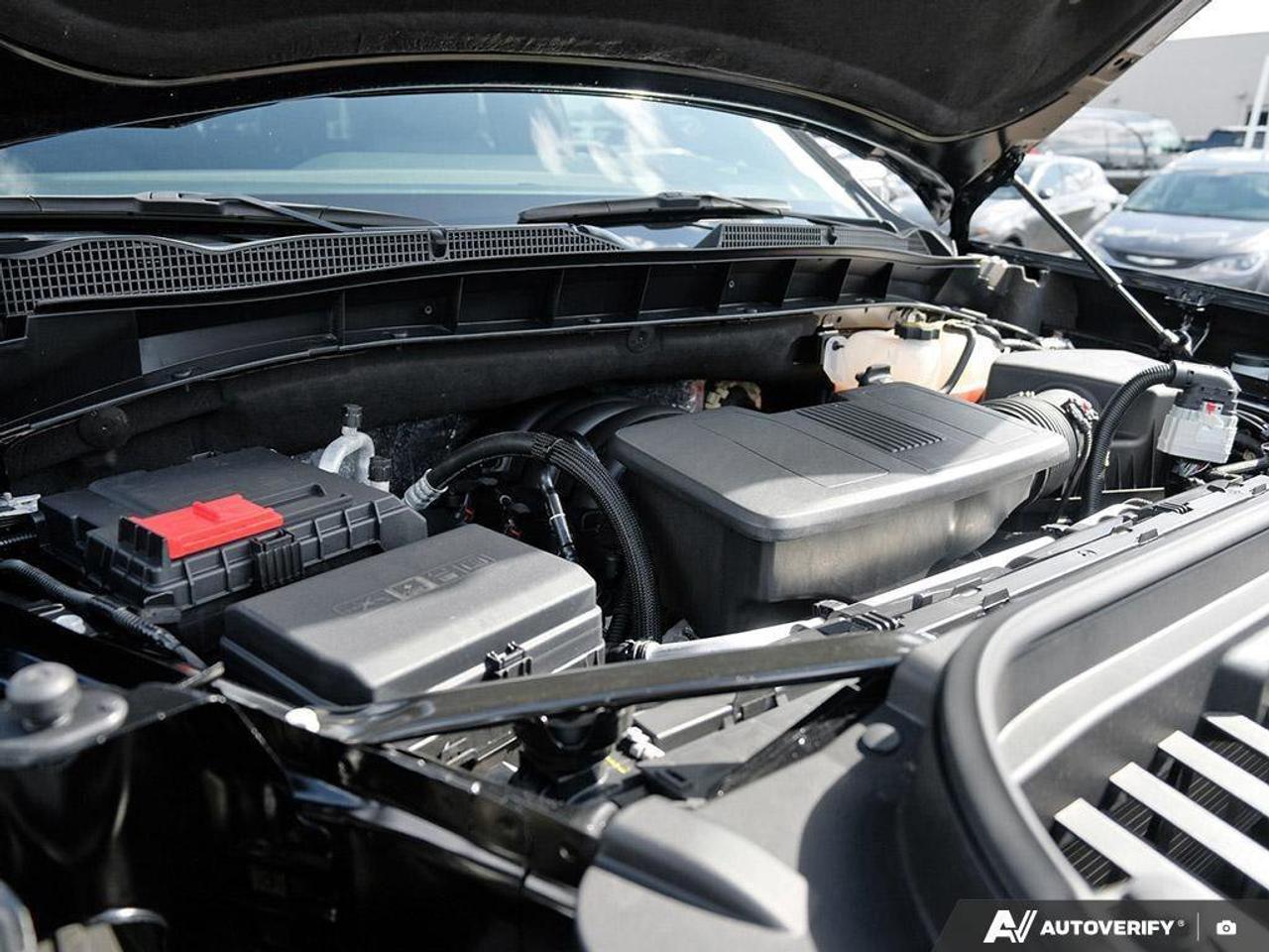 2024 GMC Sierra 1500 DenaliDENALI, CREW, 4X4, 5.3L, NAV, ROOF, 1-OWNER! Photo