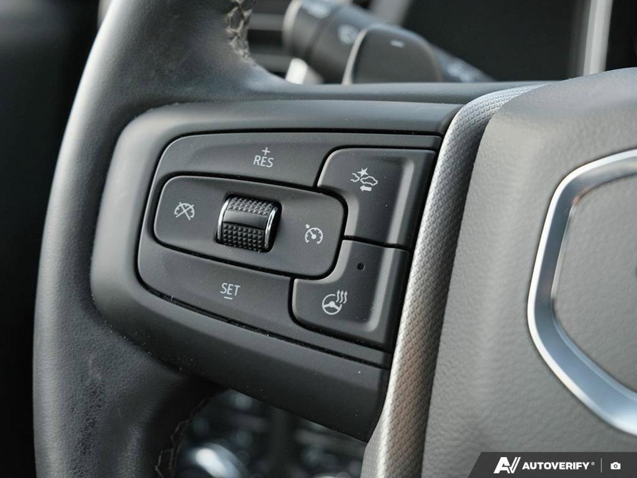 2024 GMC Sierra 1500 DenaliDENALI, CREW, 4X4, 5.3L, NAV, ROOF, 1-OWNER! Photo