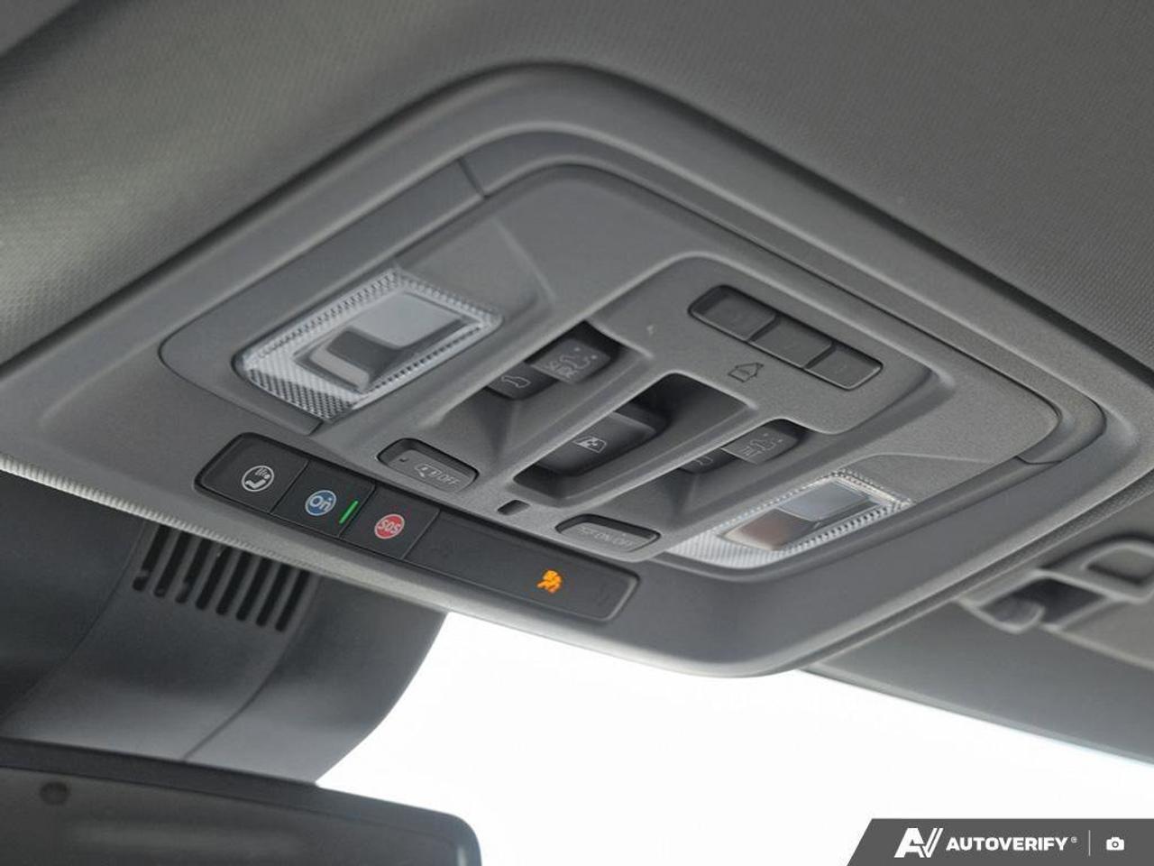 2024 GMC Sierra 1500 DenaliDENALI, CREW, 4X4, 5.3L, NAV, ROOF, 1-OWNER! Photo