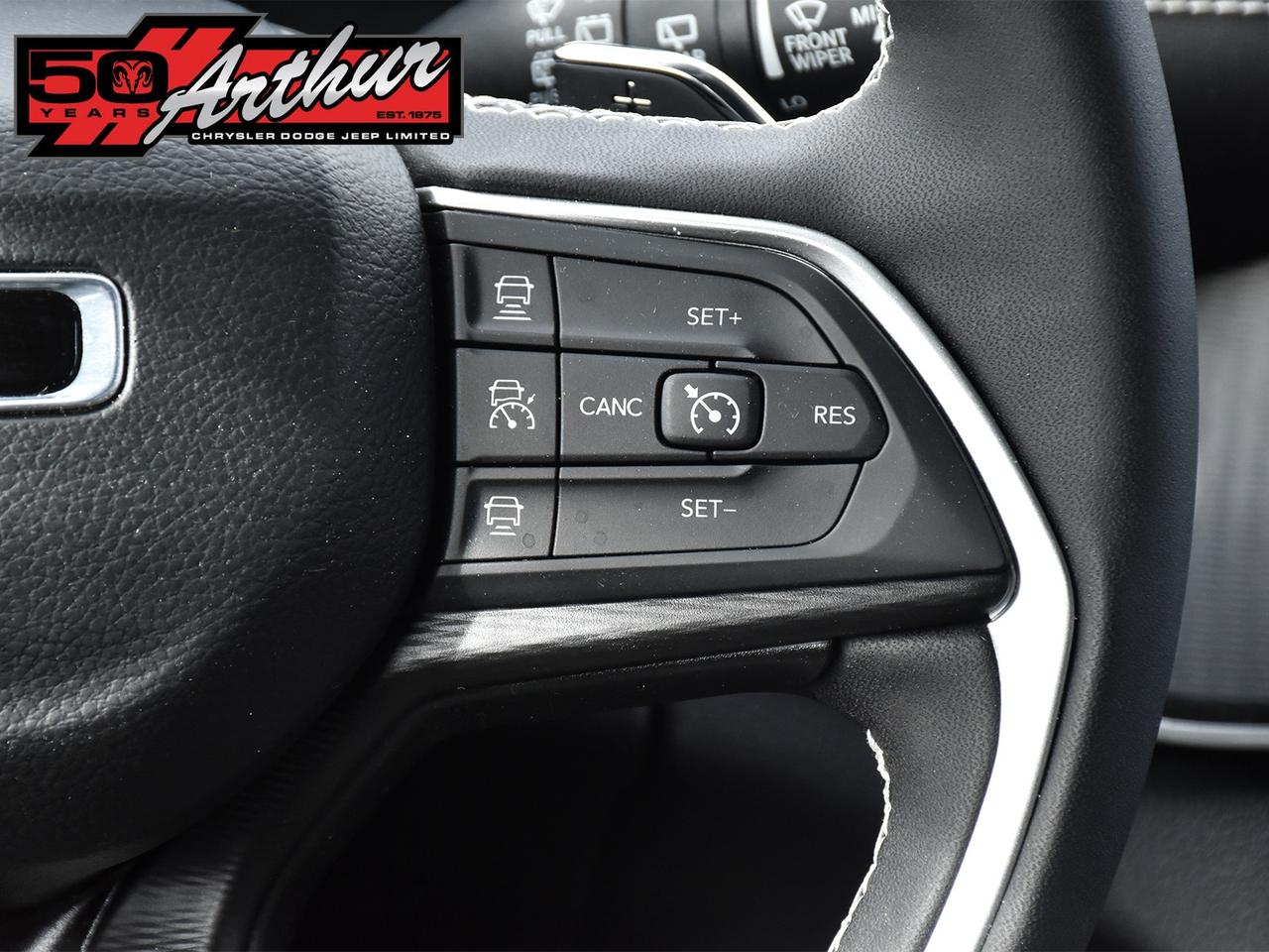 2024 Jeep Grand Cherokee L ALTITUDE 4X4 Photo