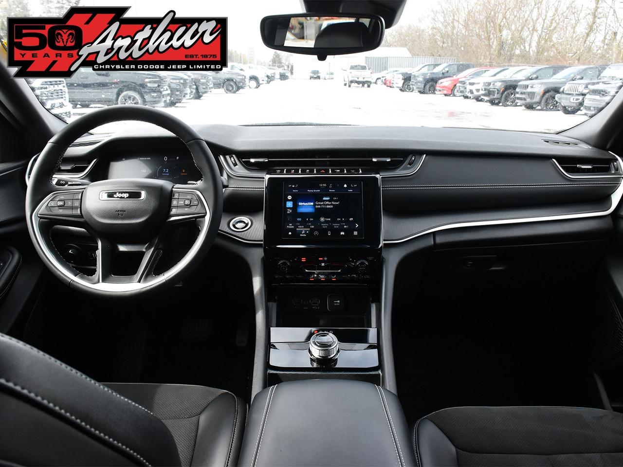 2024 Jeep Grand Cherokee L ALTITUDE 4X4 Photo