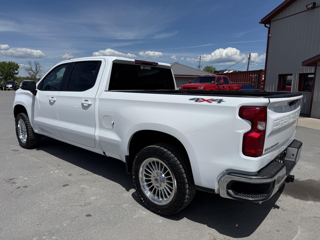 2023 Chevrolet Silverado 1500 LT LEVEL/WHEEL/TIRE PKG! Photo4