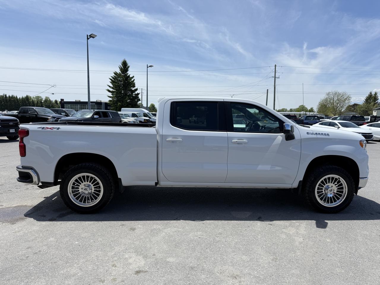 2023 Chevrolet Silverado 1500 LT LEVEL/WHEEL/TIRE PKG! Photo