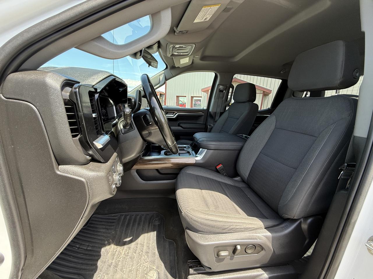 2023 Chevrolet Silverado 1500 LT LEVEL/WHEEL/TIRE PKG! Photo