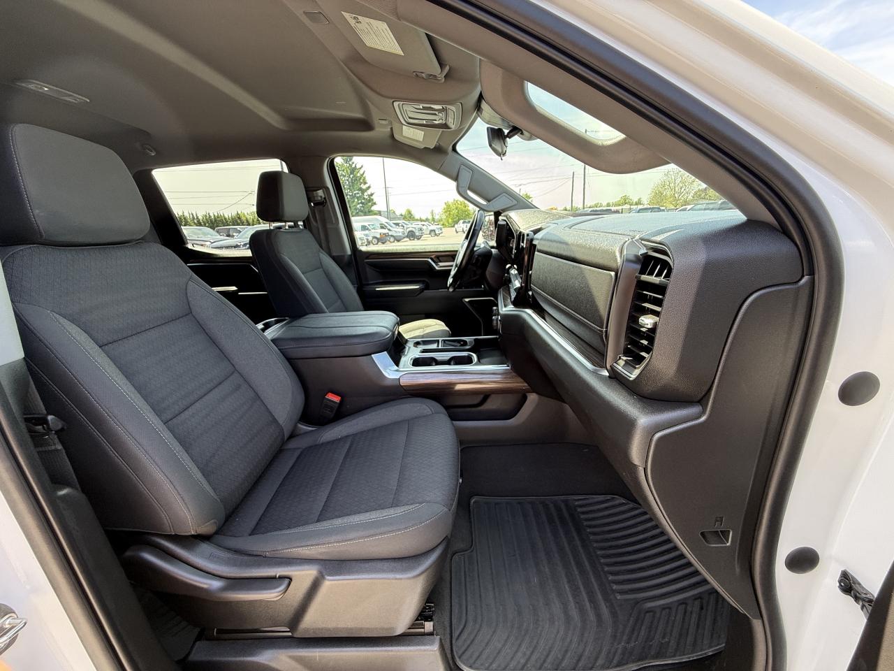 2023 Chevrolet Silverado 1500 LT LEVEL/WHEEL/TIRE PKG! Photo