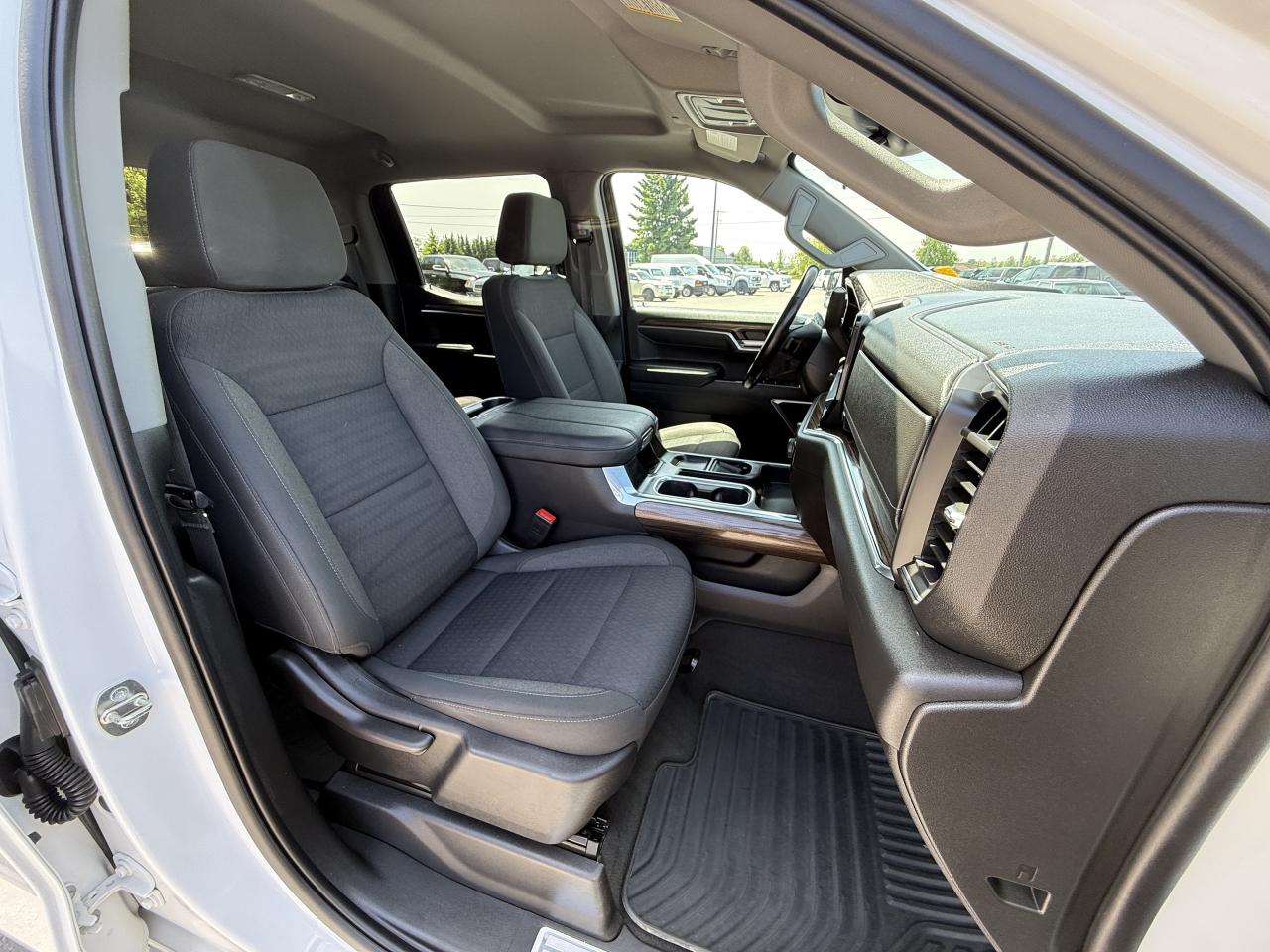 2023 Chevrolet Silverado 1500 LT LEVEL/WHEEL/TIRE PKG! Photo