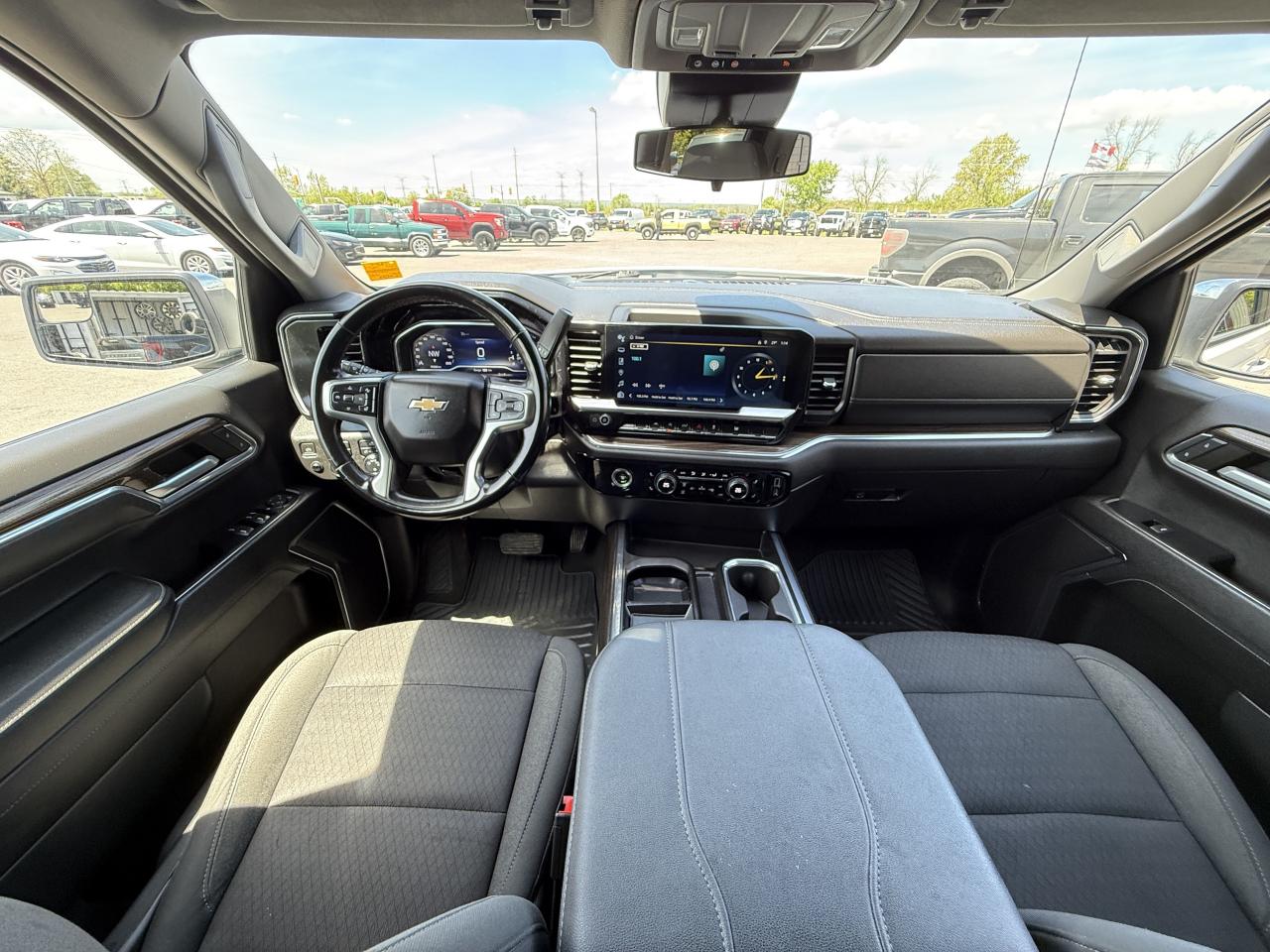 2023 Chevrolet Silverado 1500 LT LEVEL/WHEEL/TIRE PKG! Photo