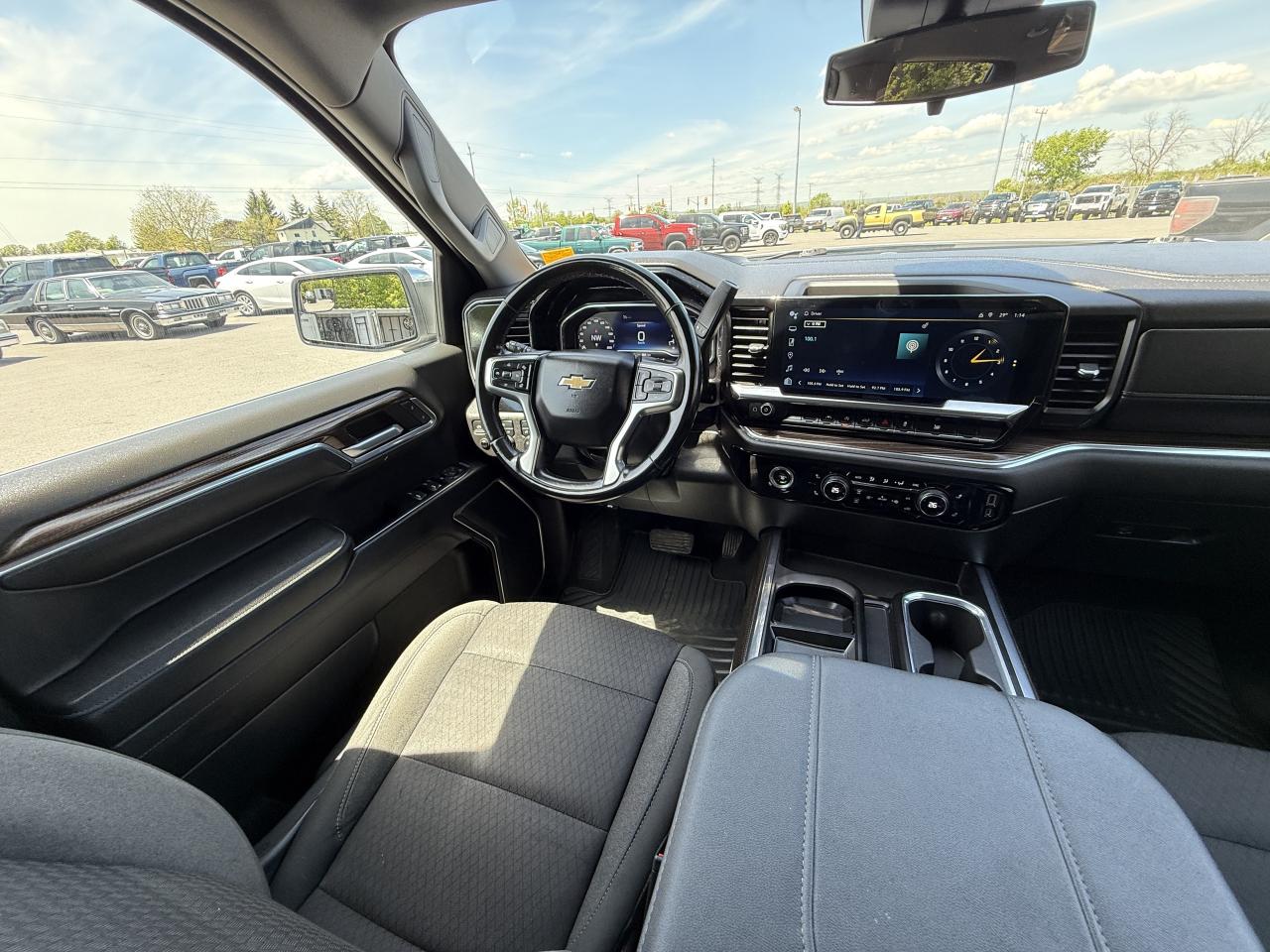 2023 Chevrolet Silverado 1500 LT LEVEL/WHEEL/TIRE PKG! Photo