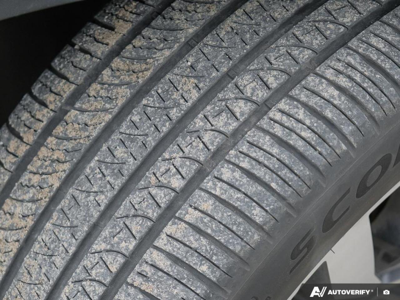 2021 Volkswagen Atlas ExeclineONE-OWNER, ACCIDENT-FREE, NAV, SUNROOF, HT Photo