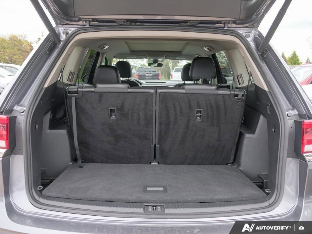 2021 Volkswagen Atlas ExeclineONE-OWNER, ACCIDENT-FREE, NAV, SUNROOF, HT Photo