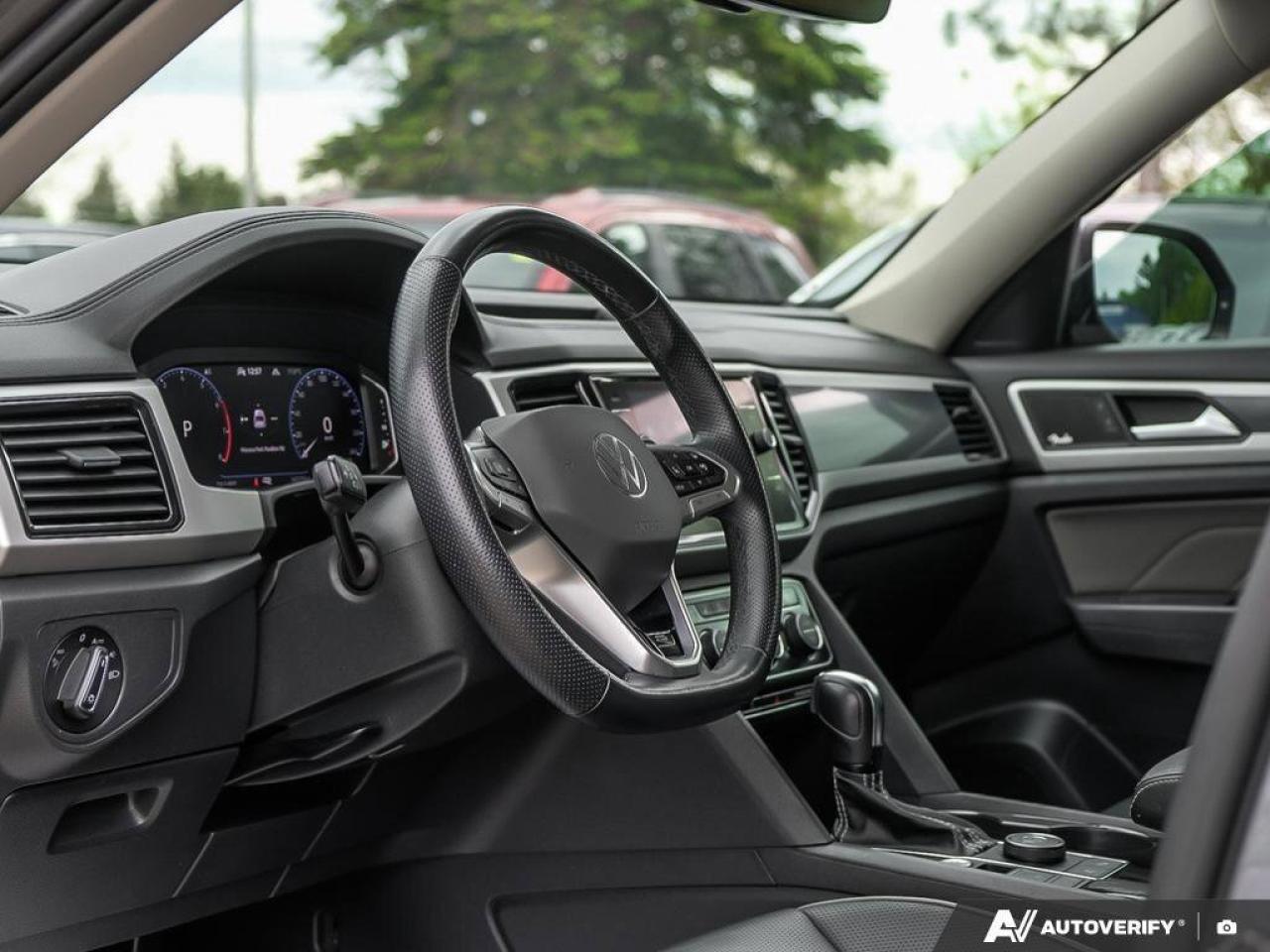 2021 Volkswagen Atlas ExeclineONE-OWNER, ACCIDENT-FREE, NAV, SUNROOF, HT Photo