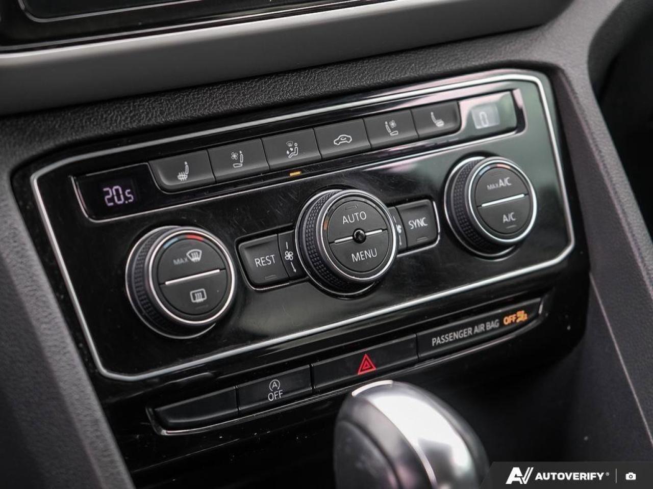 2021 Volkswagen Atlas ExeclineONE-OWNER, ACCIDENT-FREE, NAV, SUNROOF, HT Photo