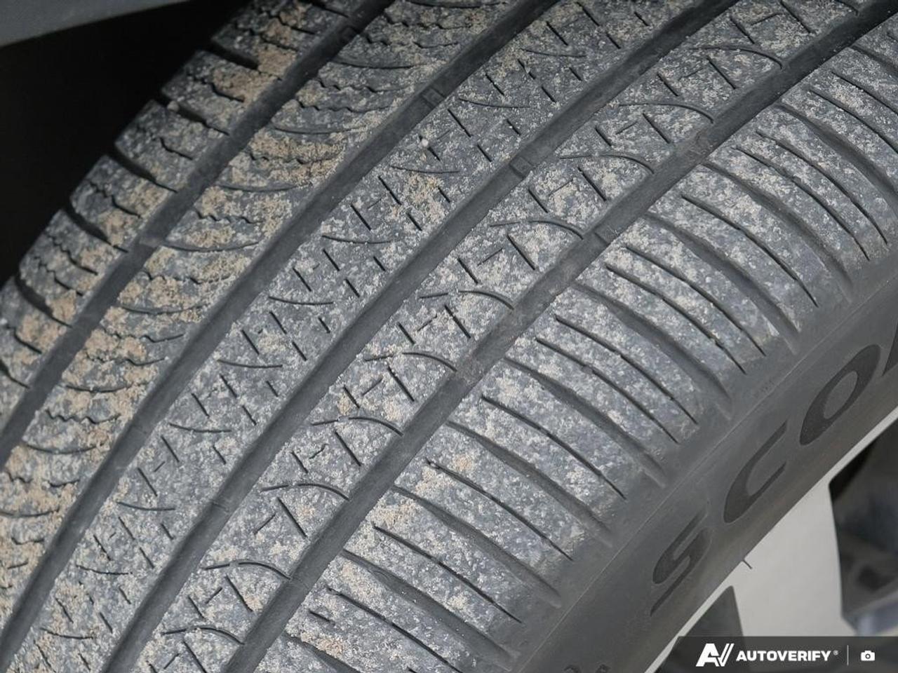 2021 Volkswagen Atlas ExeclineONE-OWNER, ACCIDENT-FREE, NAV, SUNROOF, HT Photo