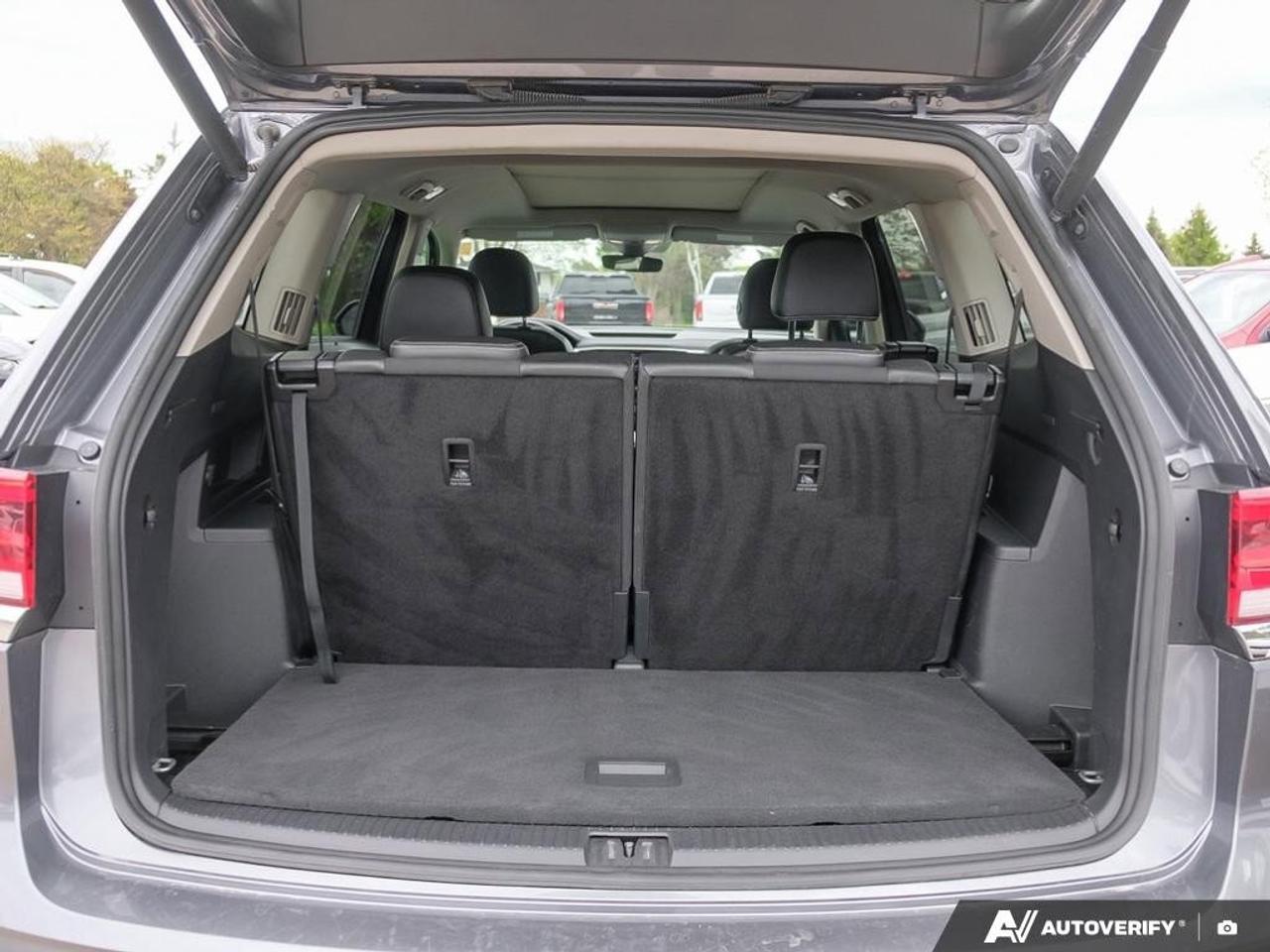 2021 Volkswagen Atlas ExeclineONE-OWNER, ACCIDENT-FREE, NAV, SUNROOF, HT Photo