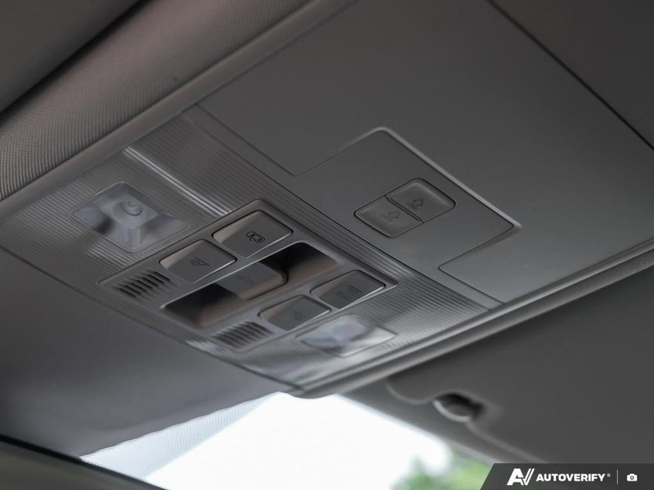 2021 Volkswagen Atlas ExeclineONE-OWNER, ACCIDENT-FREE, NAV, SUNROOF, HT Photo