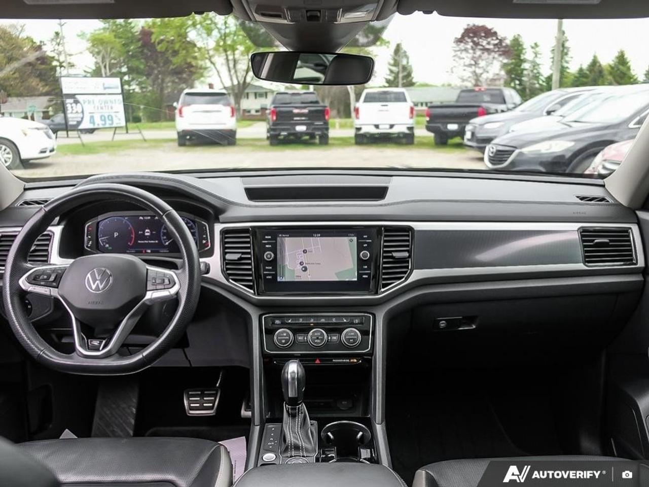 2021 Volkswagen Atlas ExeclineONE-OWNER, ACCIDENT-FREE, NAV, SUNROOF, HT Photo