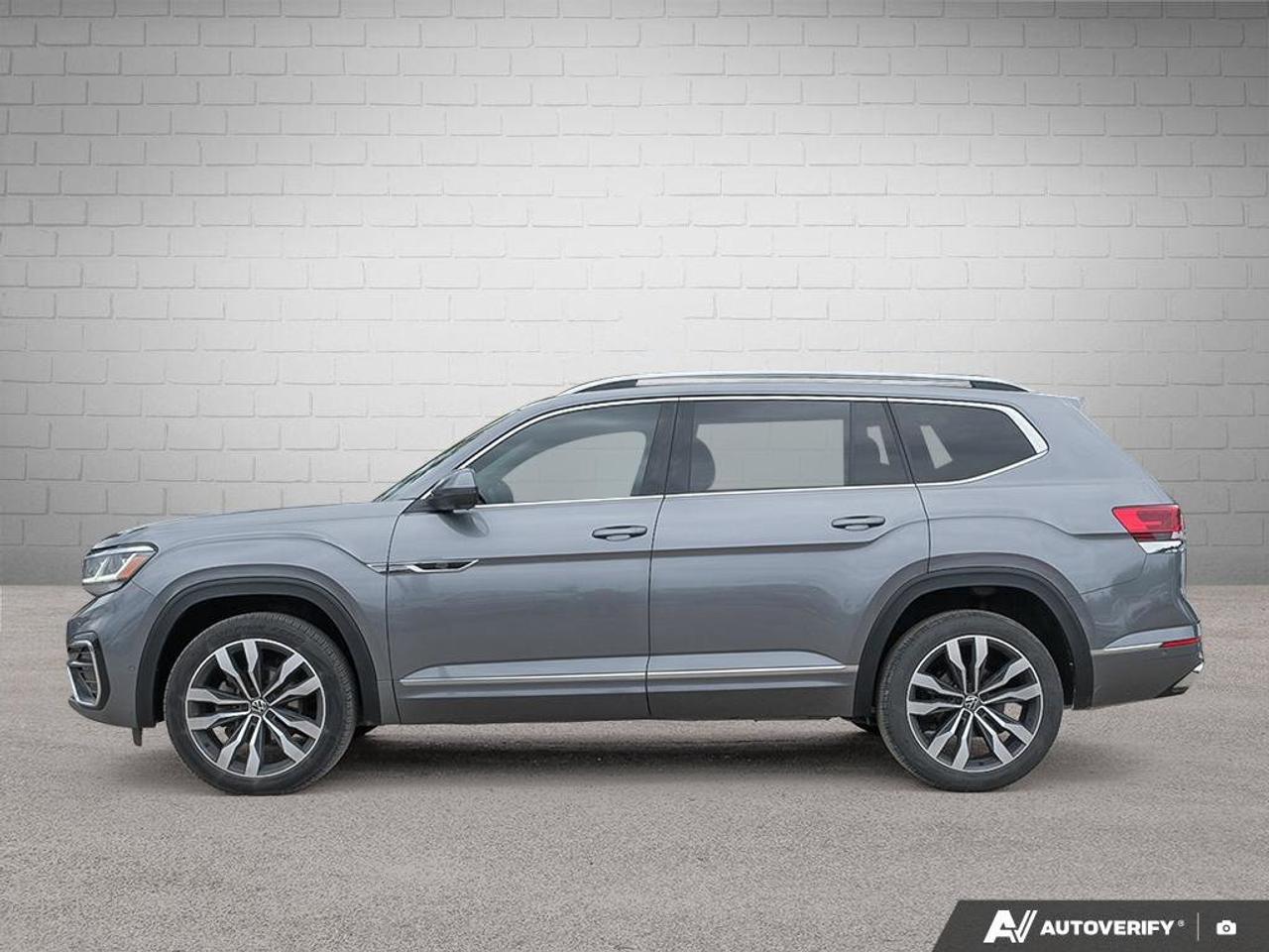 2021 Volkswagen Atlas ExeclineONE-OWNER, ACCIDENT-FREE, NAV, SUNROOF, HT Photo2