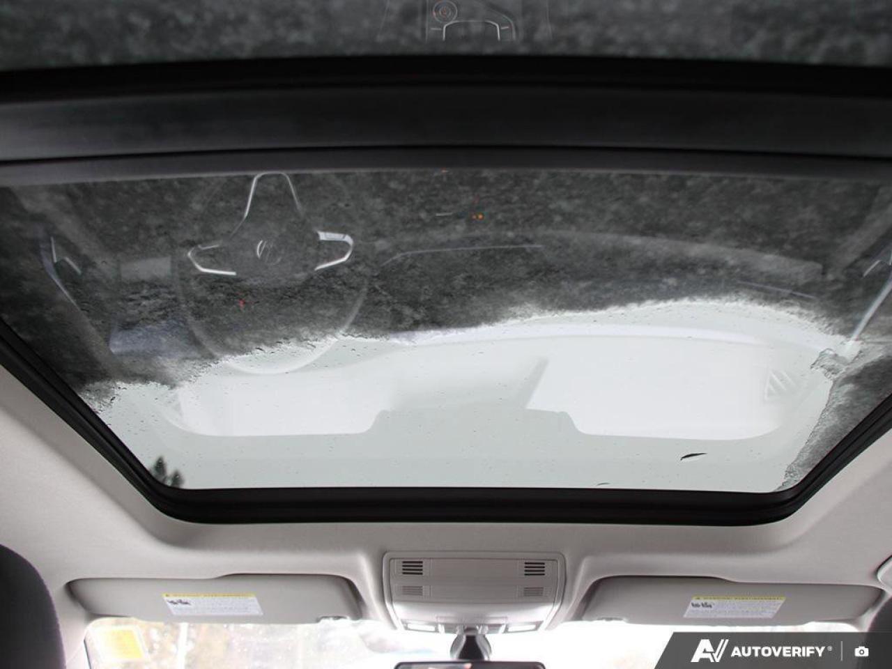 2022 Volkswagen Taos ComfortlineONE-OWNER, ACCIDENT-FREE, AWD, SUNROOF, Photo