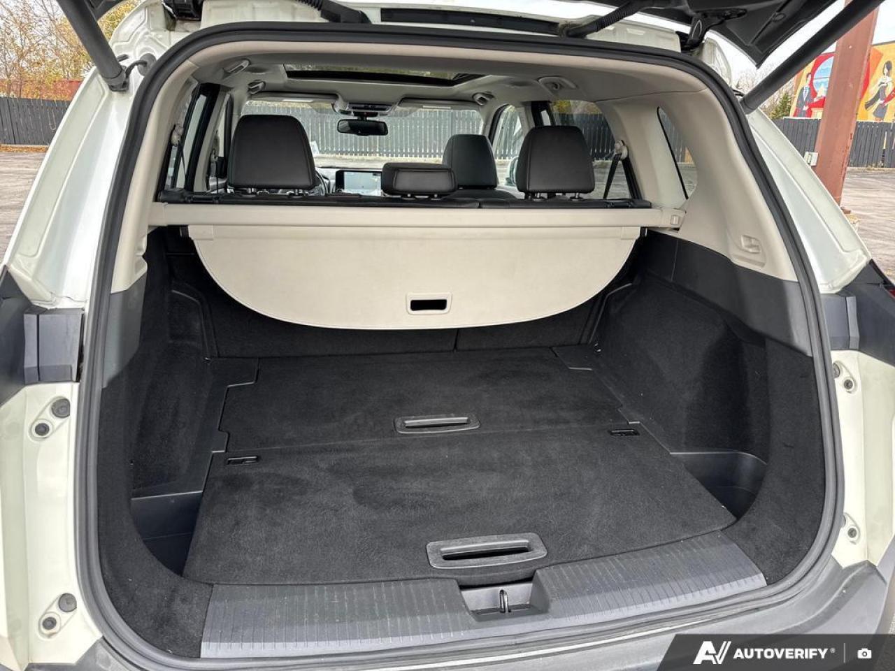 2023 Nissan Rogue SL BACKUP CAM   BLUETOOTH   HTD SEATS   KEYLESS EN Photo