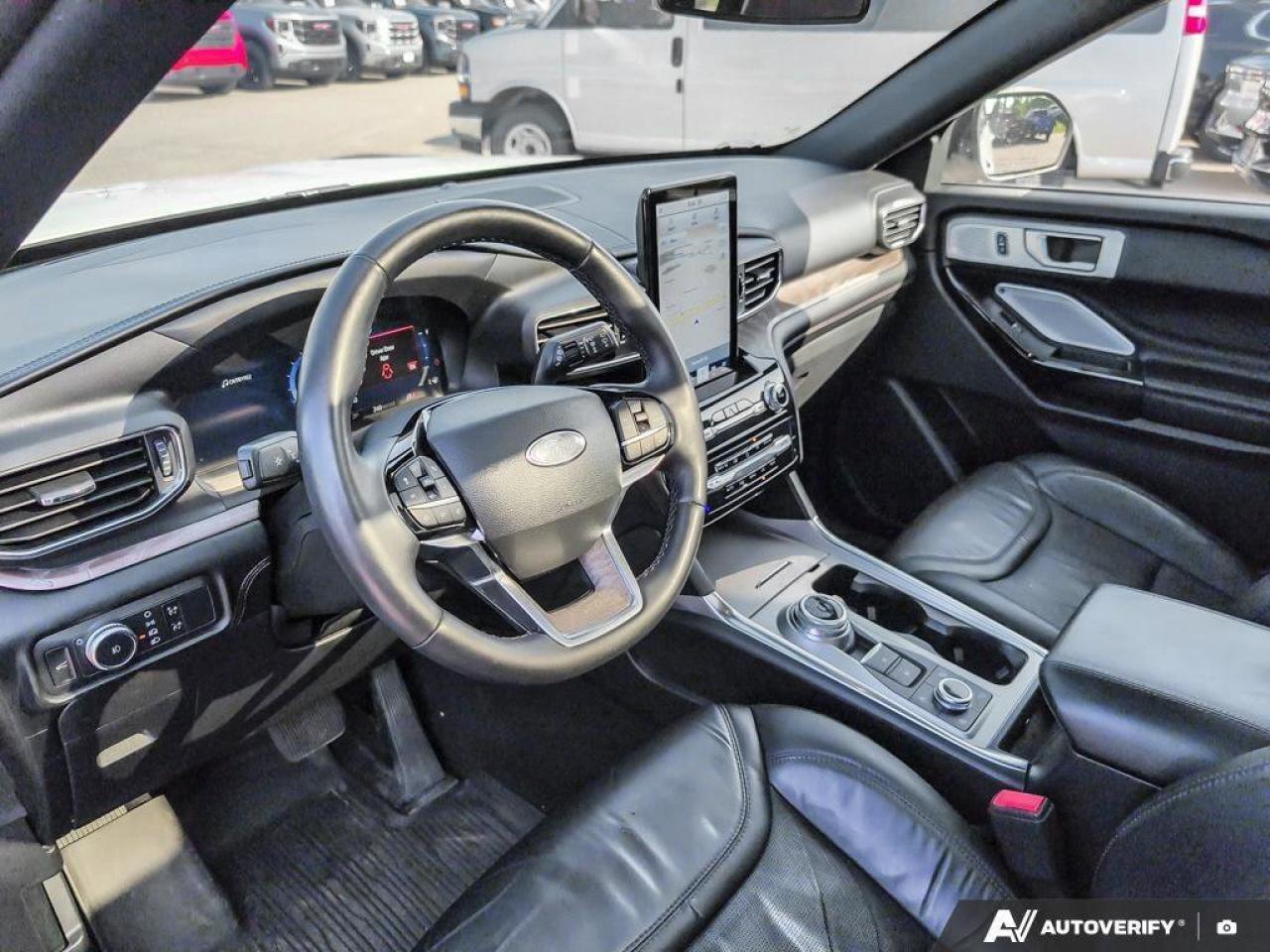 2022 Ford Explorer PlatinumCERTIFIED PRE OWNED   One Owner   Heated S Photo