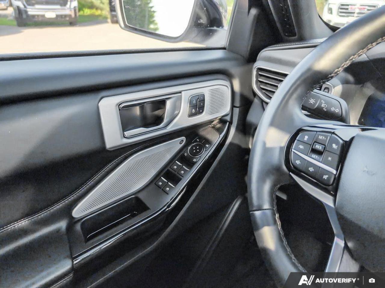 2022 Ford Explorer PlatinumCERTIFIED PRE OWNED   One Owner   Heated S Photo