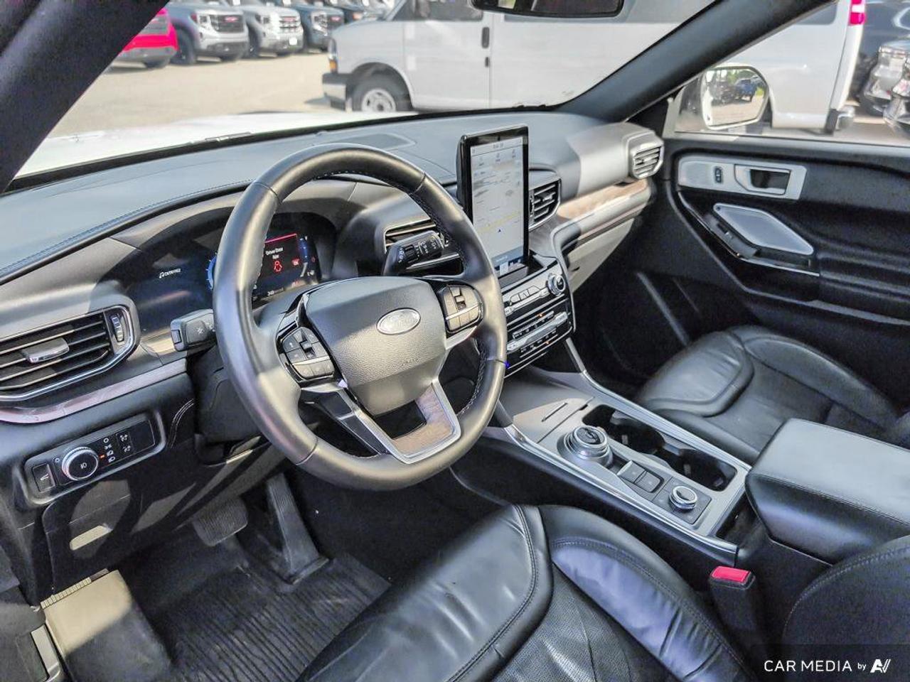 2022 Ford Explorer PlatinumCERTIFIED PRE OWNED   One Owner   Heated S Photo