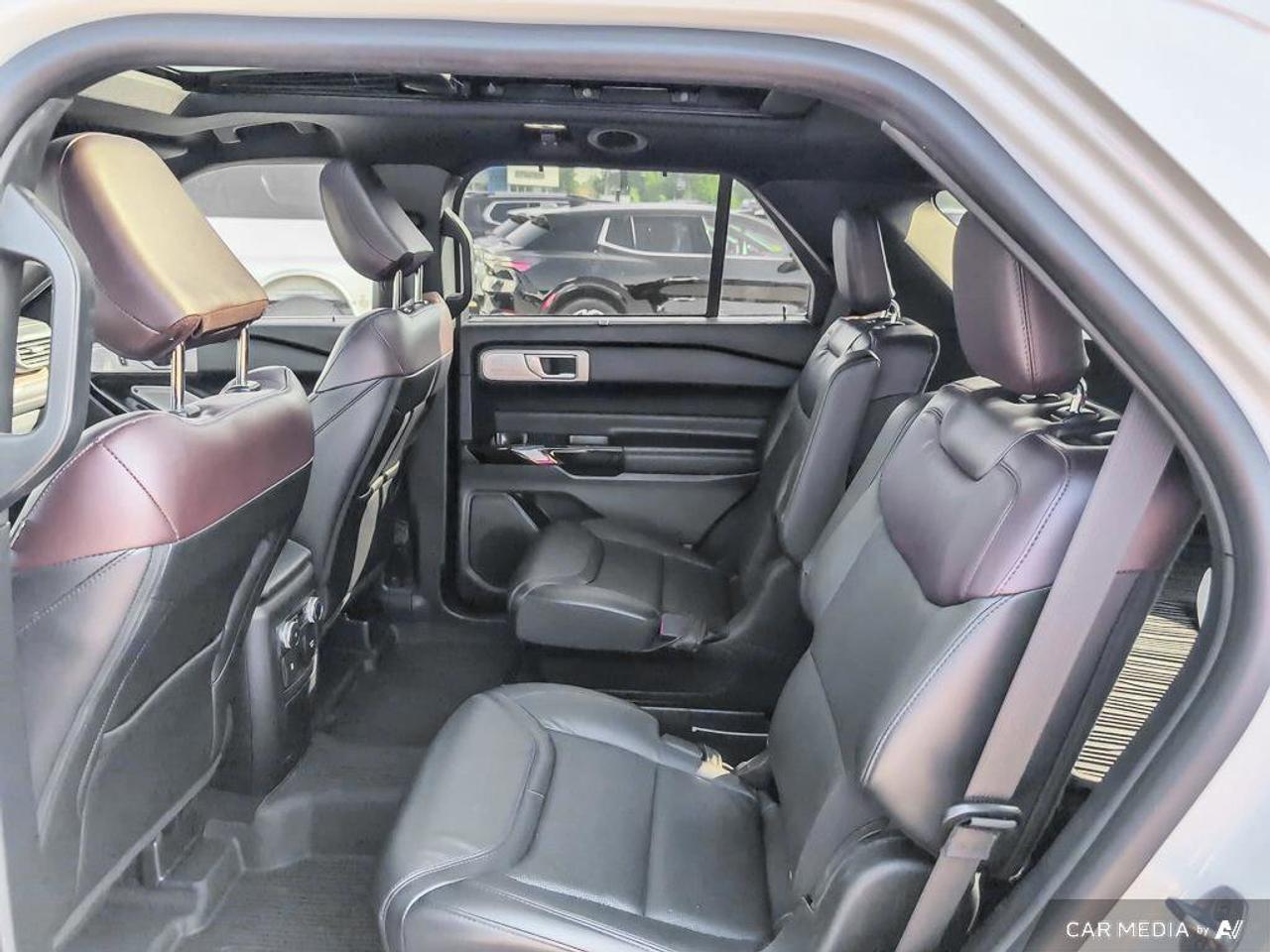 2022 Ford Explorer PlatinumCERTIFIED PRE OWNED   One Owner   Heated S Photo