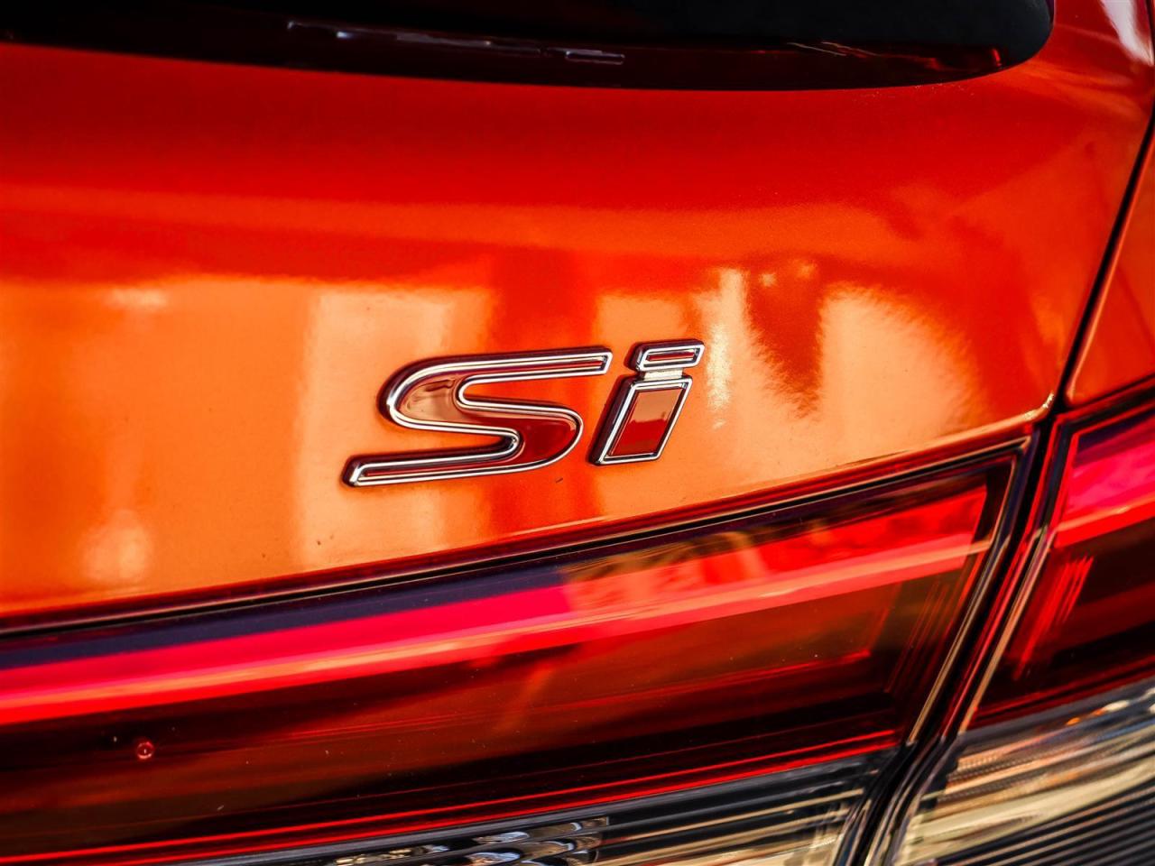 2022 Honda Civic Si 6-SPEED MANUAL TRANSMISSION SUNROOF Photo